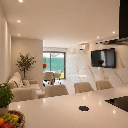 Апартаменти Charming In Антіб